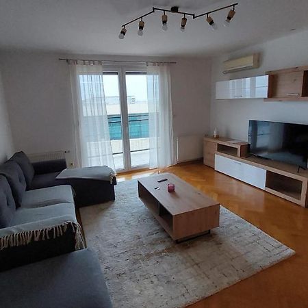 Med Man Apartmani Slavonski Brod Eksteriør billede