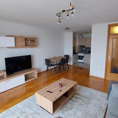 Med Man Apartmani Slavonski Brod Eksteriør billede
