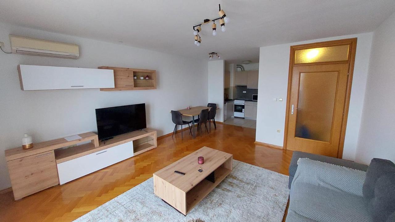 Med Man Apartmani Slavonski Brod Eksteriør billede